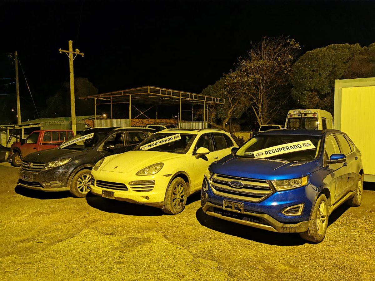 rsbchile's tweet photo. Carabineros de la #Sevb  recupera 4 Vehículos Motorizados de alta gama con encargo vigente de robo y 3 sujetos en #losvilos uno de ellos era quien comercializaba los mobiles. @CarlosRiescoR
@patopizarrovega @ToroMaca https://t.co/tCvtN2r9gJ