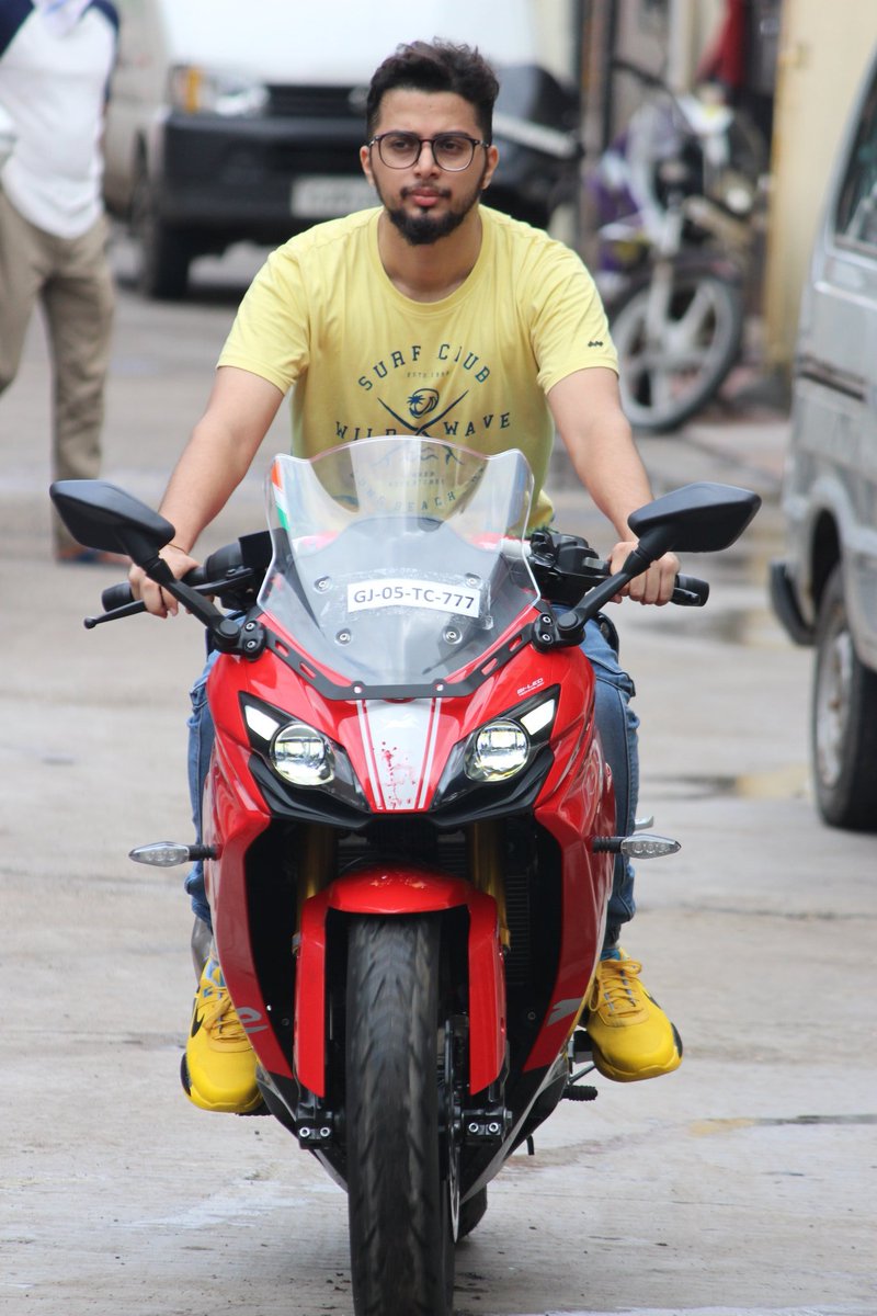 jayjani4's tweet photo. Got my ride today and hoping to get more bond with the TVS racing in future @TVSApacheSeries https://t.co/SFFESFACA0