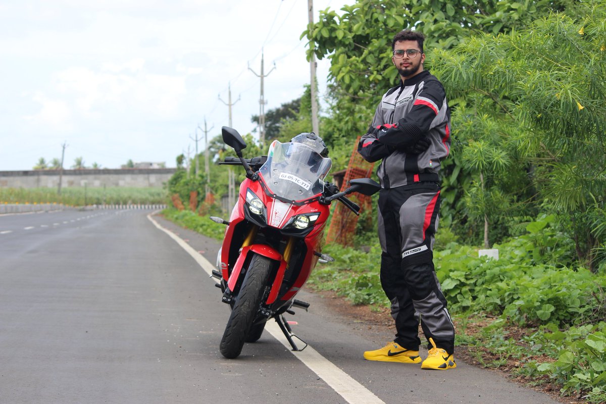 jayjani4's tweet photo. Got my ride today and hoping to get more bond with the TVS racing in future @TVSApacheSeries https://t.co/SFFESFACA0