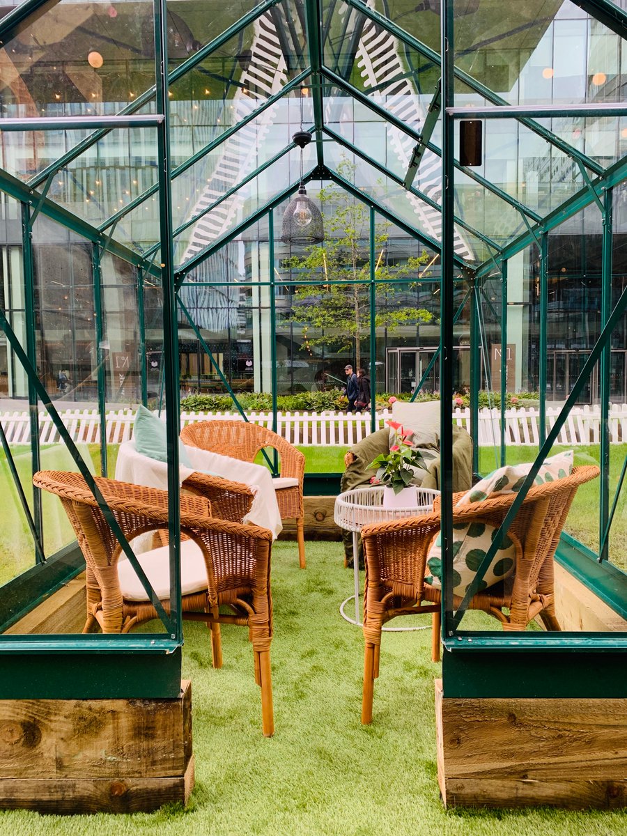 Our new Lawn Houses seat up to 5 people and are the ideal spot for a few summer cocktails this weekend! 🥂