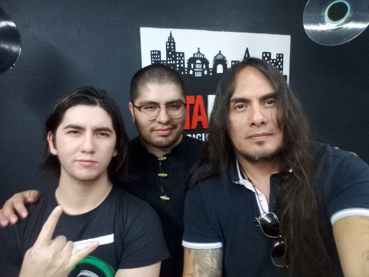 zenon1970crue's tweet photo. Entrevistando  a uno de mis grupos favoritos, de los mejores conceptos que he escuchado, #TonathZonalli , nos escuchamos en radio y nos vemos en vivo!!!! #brmagazineradio #valaffarhardrock #heavymetalradio  #brokenneckradio #metalcorrosivoradio #drummers https://t.co/bEX1JyEPRs