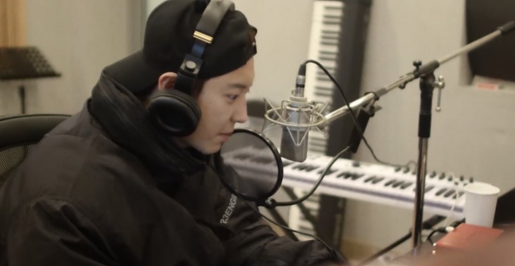 hunshines's tweet photo. Behind a great song, there will always be moments of sleepless nights and working hard 🥺 give lots of love to Telephone 💗 

I am so proud of you sechan! #EXO_SC 
#TelephoneIsOutNow
#TelephoneByEXOSCft10CM https://t.co/U5Vk0TNvLq