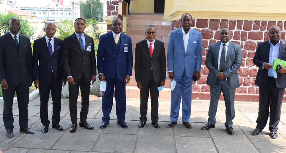 Congo Brazzaville : Léon Juste Ibombo reçoit les membres du conseil de régulation de l’ARPCE ⏩bit.ly/2Z5P9u2 @LeonJuste @ARPCECongo