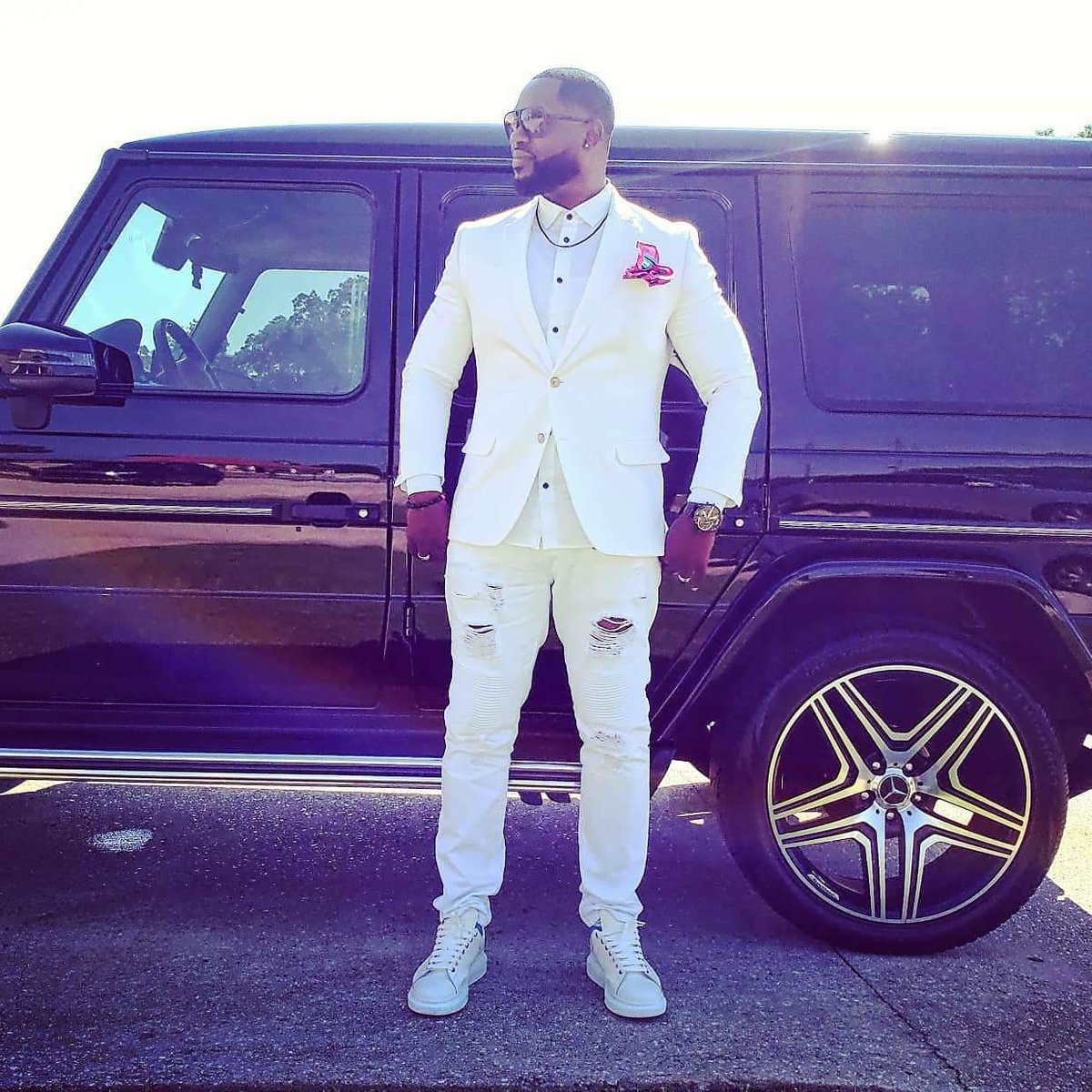 ac4imreadyforit's tweet photo. I love being black! #blackmen #blackmenstyle #blackisbeautiful #blackman #blackwithstyle #nolafashion #fashion #fashionable #blackandwhitefashion #blackfathers #heneverfails #style #mensfashion #menstyle #ggq #gq #gqmagazine #gqmen #gqstyle #gqawards #ootd #unapologeticallyblack https://t.co/taSJSb82Vi