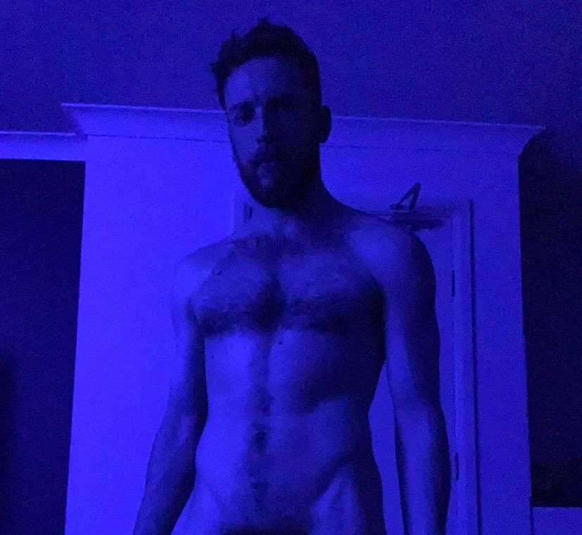 YahHugh's tweet photo. Just a shade of blue
#moodlighting #bluemode #gay #scruffygay https://t.co/dTZhW1s3Jl