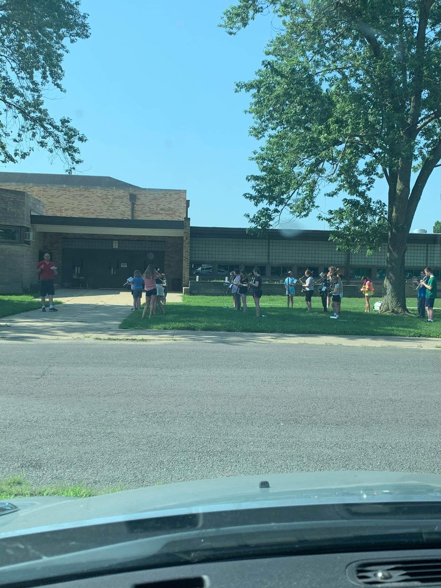 LeeDick3's tweet photo. First day summer band https://t.co/rweDixQKpX