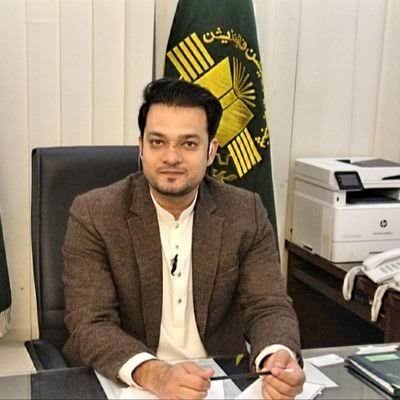 SaifUrRehmanBWN's tweet photo. اک حشر بپا ہے گھر میں دم گھٹتا ہے گنبد بے در میں 

اک شخص کے ہاتھوں مدت سے رسوا ہے وطن دنیا بھر میں 

#تعلیم_دوست_چیئرمین_پیف https://t.co/jcaJTCMQ1N