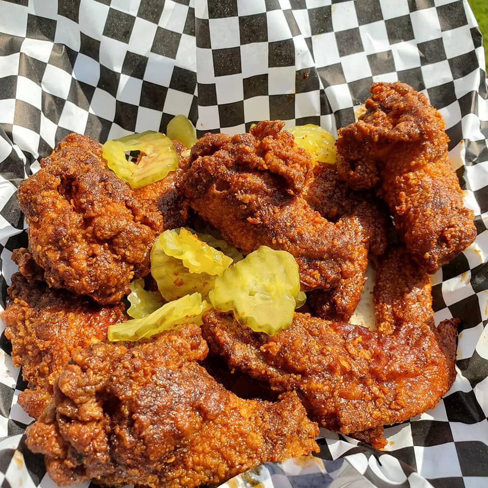 EaterHouston's tweet photo. Houston’s newest food truck is slinging crispy, spicy Nashville-style hot chicken https://t.co/H6K43f8CnV https://t.co/TAd6oOfKPi