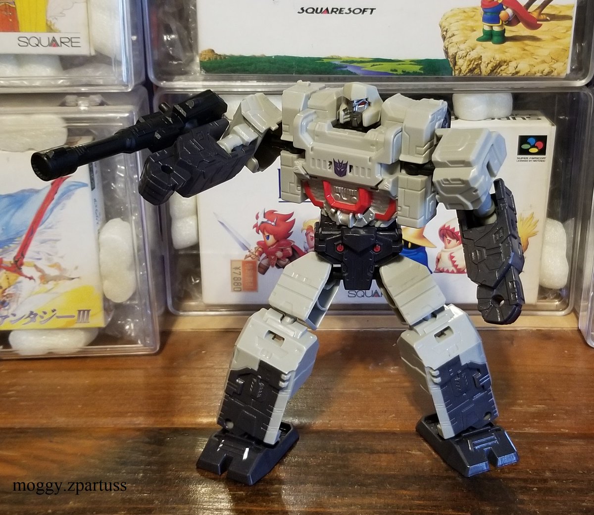 MoggyZpartuss's tweet photo. Found at a gas station, thought KOs, but are official. Simple yet solid, alt mode great, very Cybertronian and still has earth look like German Sturmgeschütz (assault gun). #megatron #decepticon #transformers #sturmgeschütz #assaultgun https://t.co/7CneT9WyNh