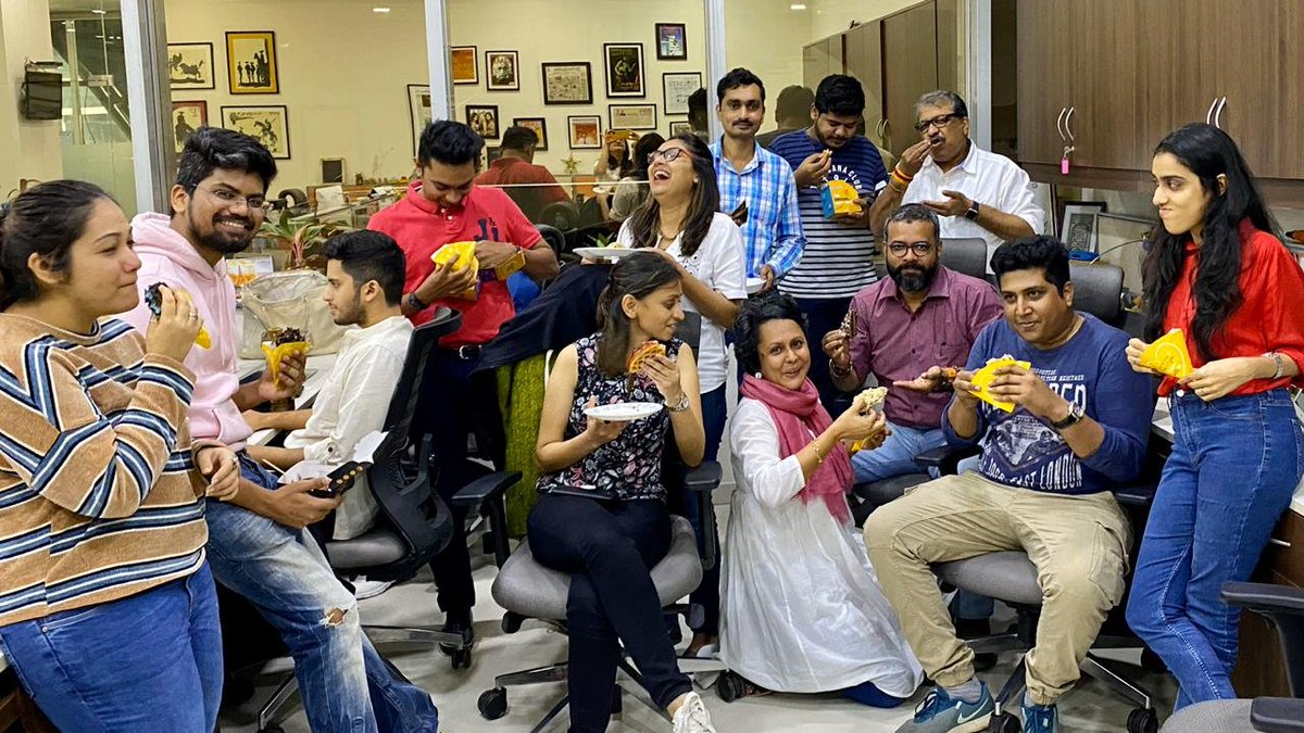 TheGoodEdge's tweet photo. We #goodfolks take our #goodfood very seriously, which is why we indulge in chocolate regularly to keep our hearts healthy and our lips smiling. Happy #WorldChocolateDay from us to you! https://t.co/FfFN99AxNX
