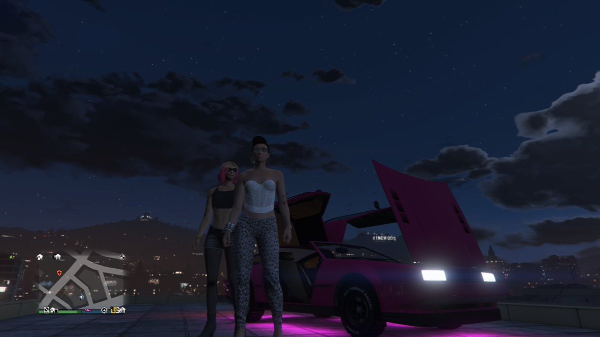 MissKaylaJade1's tweet photo. #outonthetown #GTAOnline #xboxone #outfitsonpoint #thicc #mainchick ⁦@MLG_Girl_x⁩ https://t.co/qf49ZfqnOo
