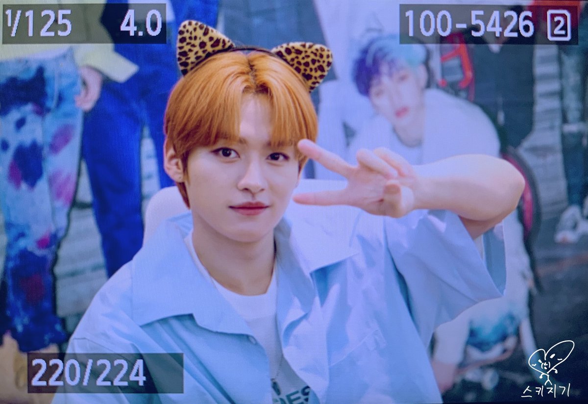 Stray_Kids's tweet photo. [스키지기]
PREVIEW 200707 #리노 #LeeKnow
<GO生> VIDEO CALL EVENT 

#StrayKids #스트레이키즈
#GO生 #GOLIVE
#神메뉴 #GodsMenu
#Easy
#YouMakeStrayKidsStay https://t.co/3ONPJNdIOy