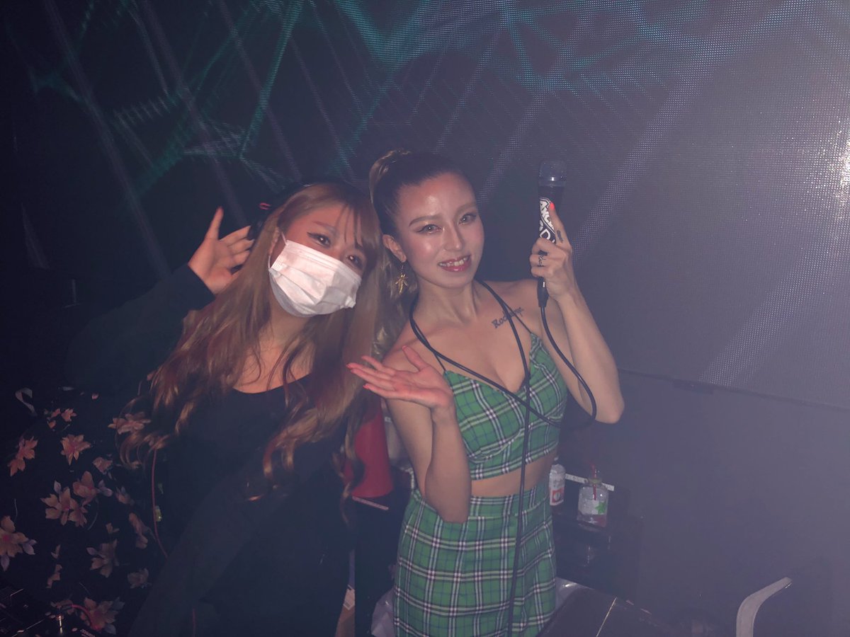 gemstone_dj's tweet photo. DJ SARA play now🗯

MCはRUI 🎤

三密心がけて遊んでいきましょうっ🌻 https://t.co/NJTsmHz3Yi