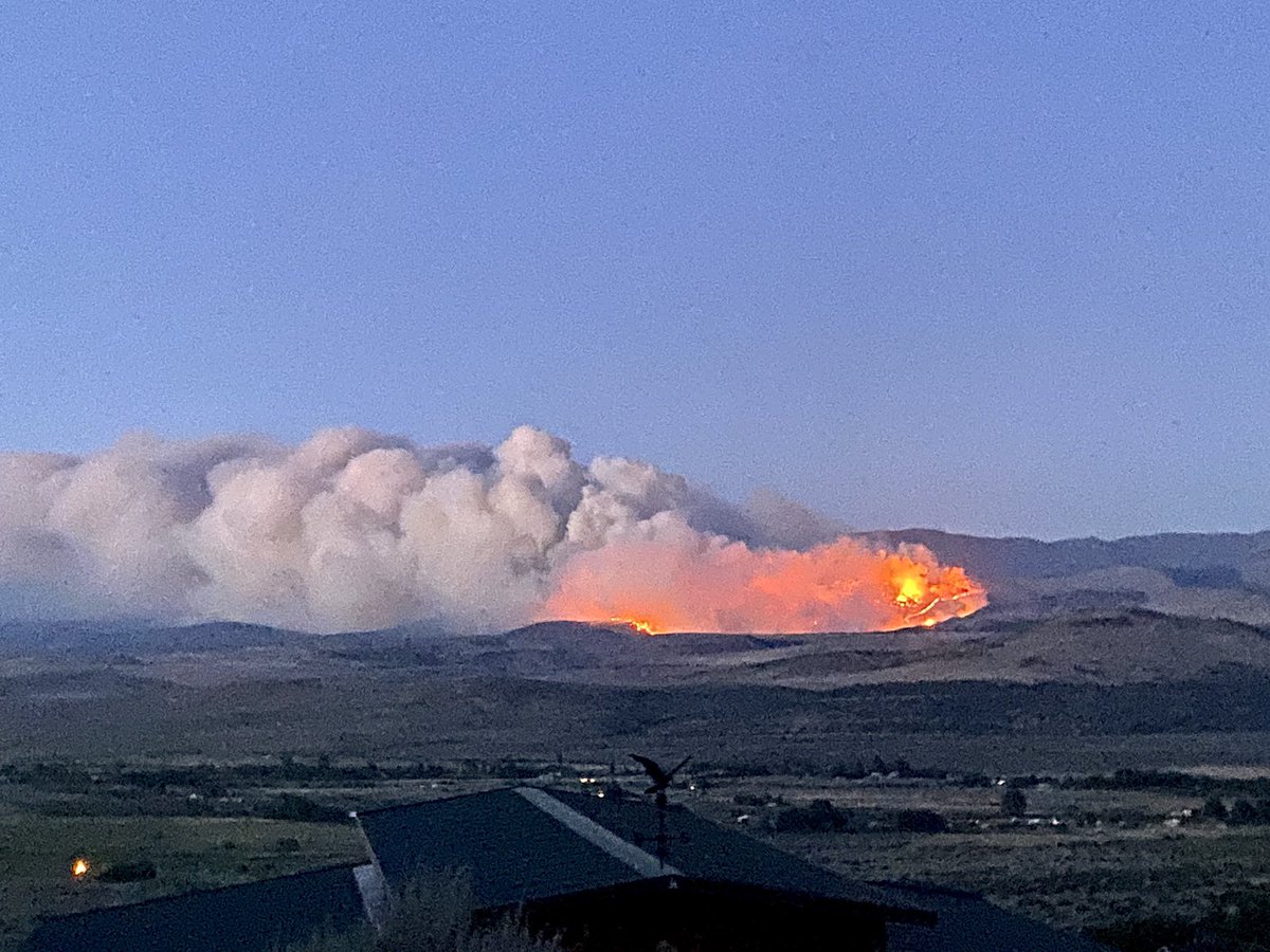 Aleumer's tweet image. Views of the #NumbersFire from Mesa Vista