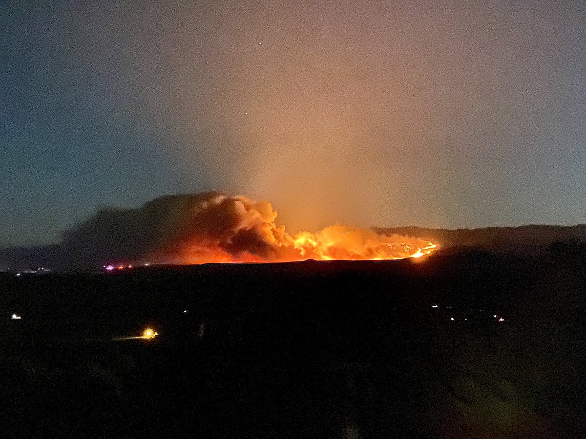 Aleumer's tweet image. Views of the #NumbersFire from Mesa Vista
