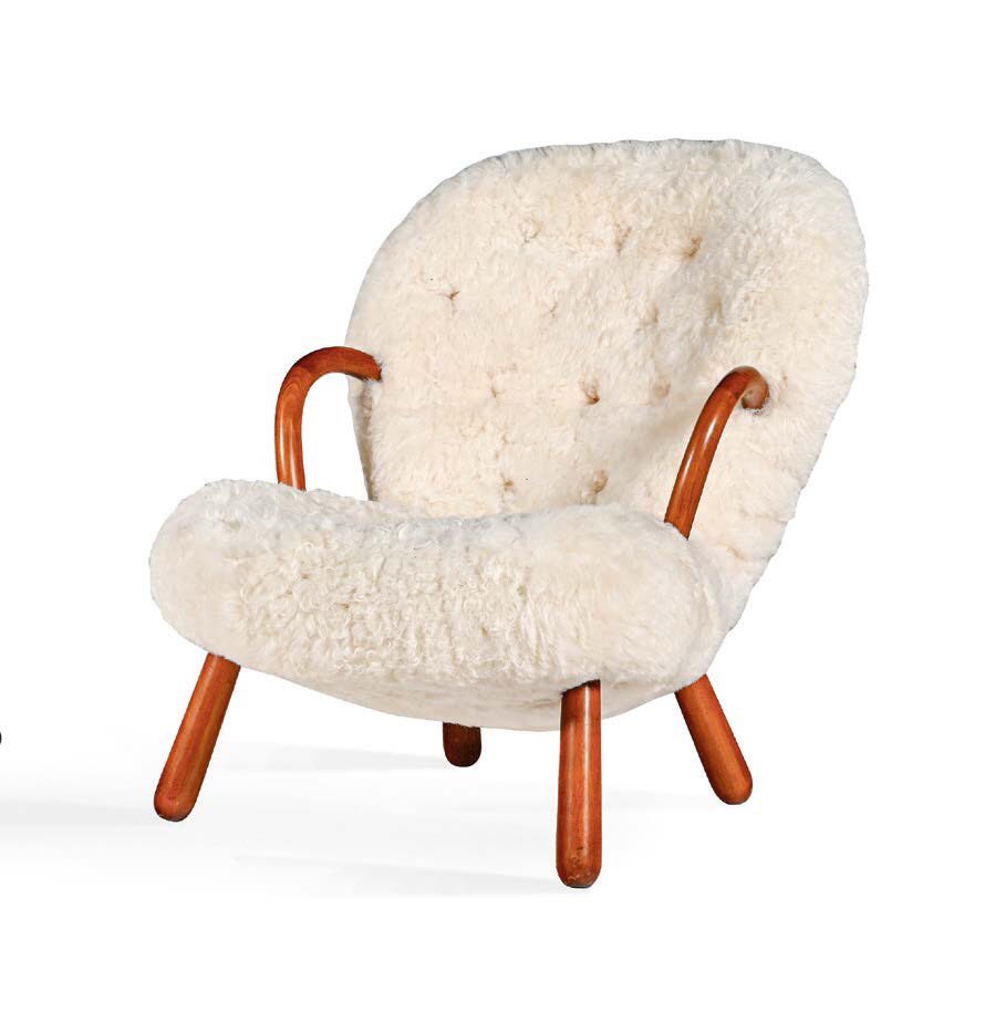 Aguttes_'s tweet photo. Le fauteuil dit Clam, de hêtre et de laine, par Philip Arctander a remporté 11 700 € lors de la vente Arts décoratifs du 07.07. Le confort n’a pas de prix ! @CAguttes @Aguttes_ #philiparctander #fauteuildesign #design https://t.co/Hzdu4Zu2mW