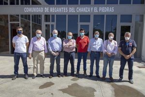 RegadiosCondado's tweet photo. Hemos mantenido una reunión con la @TunelSanSilves, que ha tenido como tema central el #DesdobleTúnelSanSilvestre.

Es primordial para que llegue agua superficial al Condado, ya que es un cuello de botella por el que no pasa más agua.

https://t.co/MURU2LlDVo https://t.co/YnVHEMwYTp