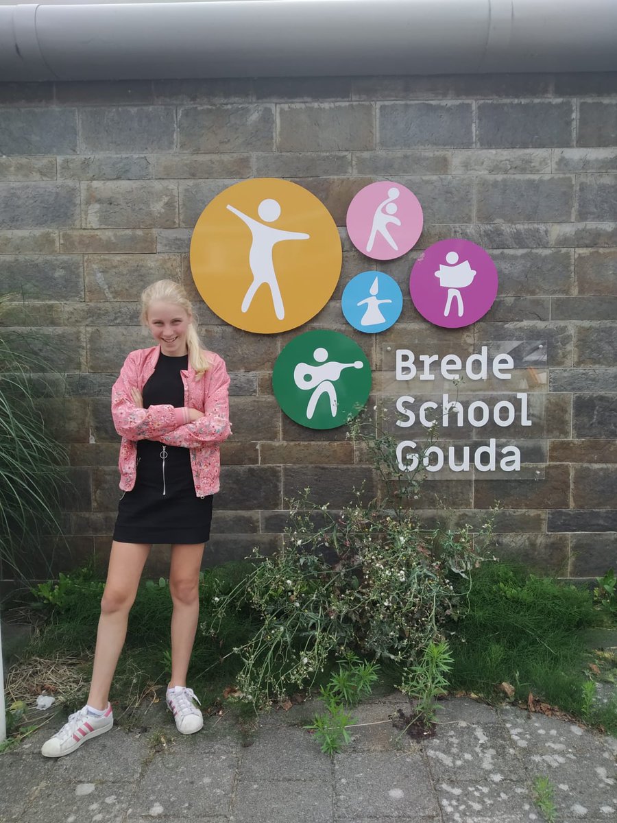T_Schaddelee's tweet photo. Vandaag had ik mijn allerlaatste #BredeSchoolGouda activiteit. Het was een les ‘’Ontwerpen en programmeren met Lego Spike Prime.’’
Door de #BSGouda heb ik de afgelopen jaren veel sportieve, muzikale en creatieve lessen gehad én veel leeftijdsgenoten in #Gouda leren kennen. Dank! https://t.co/oZ4mn6DDW7
