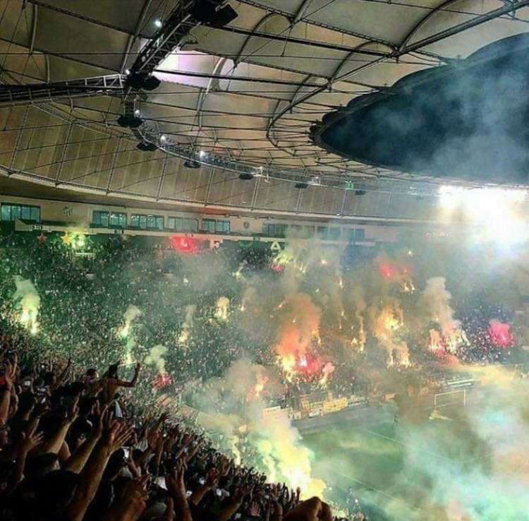 MesutCayir54's tweet photo. İstanbul'a 35 bin, ramazan ayında Bursa'ya 25 bin, Mersin'e 15 bin, İzmir'e 20 bin, yıllar önce Eskişehir'e 30 bin kişi play of finale gittik. Virüs var ama bu adamlar yine her yere akar diye korkuyorsanız açık söyleyin. Bize yer gösterin yine gelelim @TFF_Org #AyağaKalkSakarya https://t.co/vKuydOg0VM