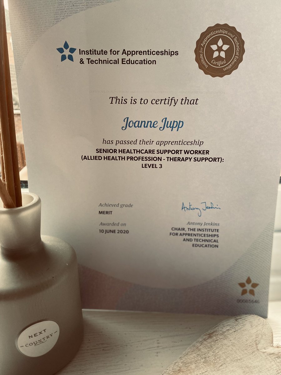 JojuppJupp's tweet photo. After 12 months of hard work and learning and just 4 weeks away from turning 40, I’m actually feeling a little bit proud! #healthcare #physioassistant @thecsp #nevertooold @KMiddletonCSP https://t.co/UL89tOZdqw