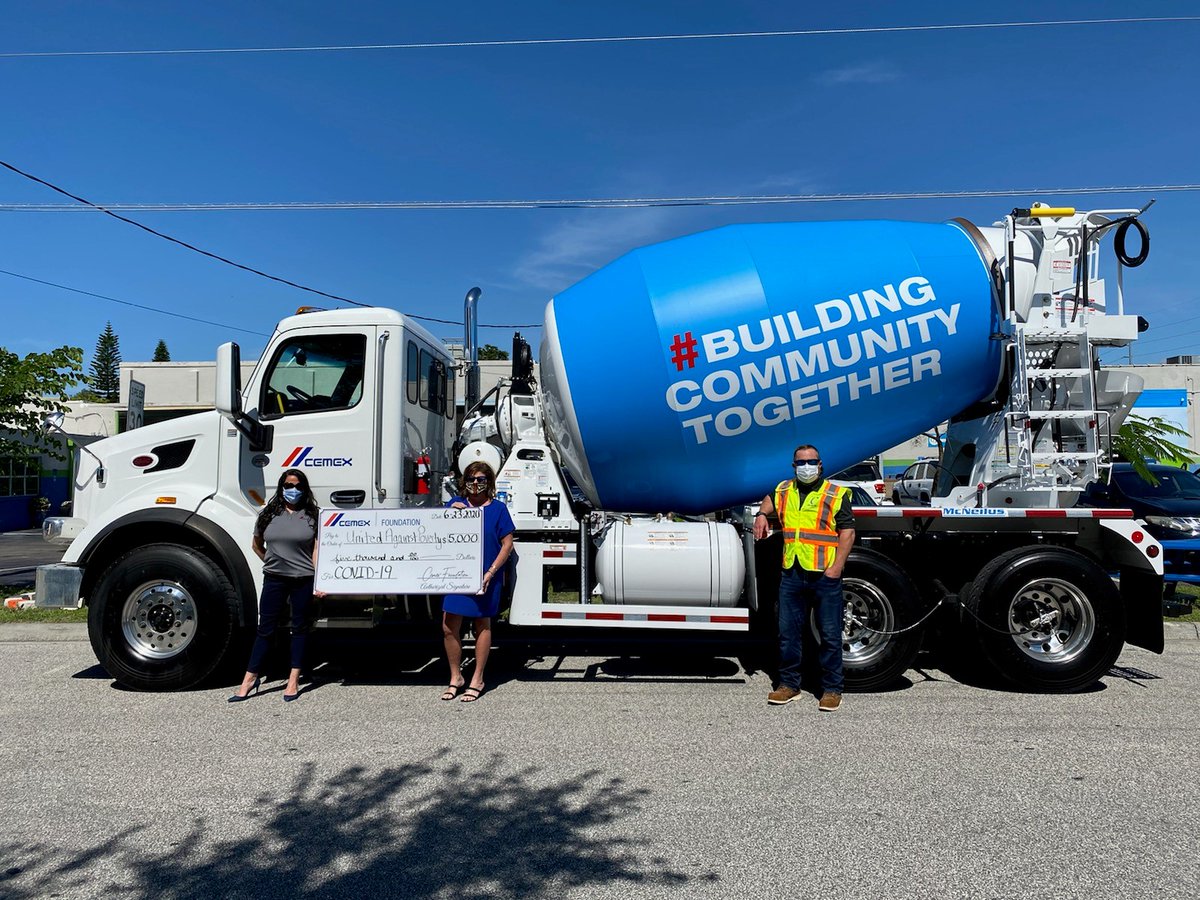 Great job to our team in Florida for #BuildingCommunityTogether! 👏 This donation to United Against Poverty will help those who have been financially affected by COVID-19. Keep it up!