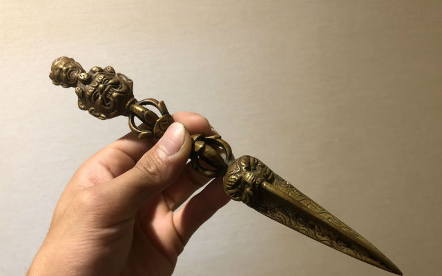 grapejapan's tweet photo. Japanese Twitter user finds valued anti-demon Buddhist ritual dagger for $5 at recycle shop
https://t.co/QjYxX7yaNN
#phurba #TibetanBuddhism #dagger #HardOff https://t.co/Rslqgu5t4F