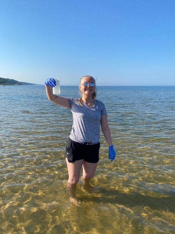 GVSU_AWRI's tweet photo. Summer intern Maggie Brenneman and @GVPublicHealth grad student Alexis Porter are conducting #Ecoli monitoring at 29 beaches with AWRI's #RediskeLab this summer in partnership with Public Health @MuskegonCounty. https://t.co/Czp2gKkAgt
