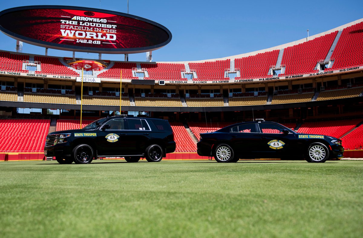 MSHPTrooperGHQ's tweet photo. ➡️ 2020 Best Looking Cruiser Contest begins NOW! ⬅️
Follow the link and vote for MSHP! 
🔗 https://t.co/wrVSJzExbt
(voting at bottom of the page with a drop down box)
#WeServeMO #ChiefsKingdom @Chiefs #SuperBowlChamps https://t.co/1BAkoVj2xq