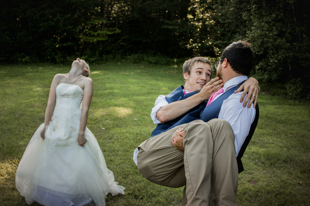 DaynaPhotos's tweet photo. Best Man and Groom 😂

#engaged #wedding #maine #mainewedding #mainephotographer #photographer #Bride #Groom https://t.co/a0Yrkbkvkl