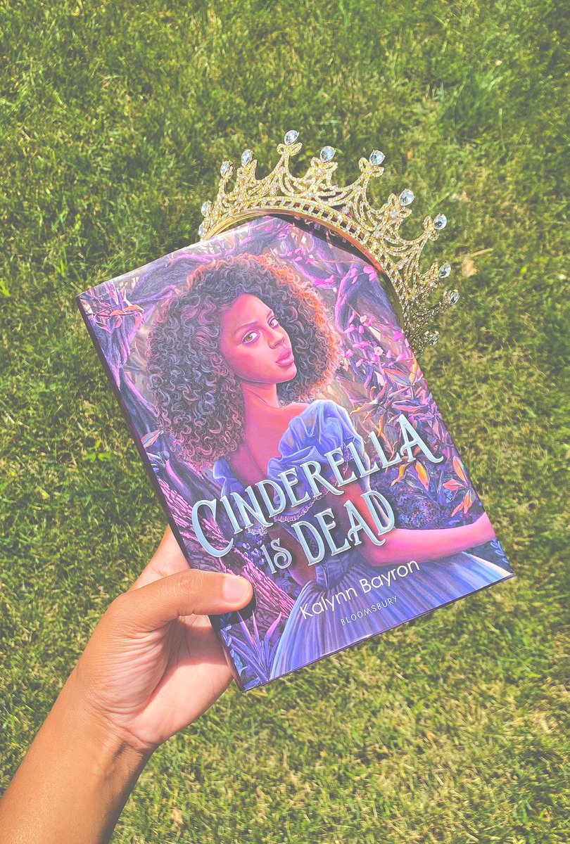 Happy book birthday to @KalynnBayron and CINDERELLA IS DEAD! This book is so SO good. A subversive take on the world of Cinderella wherein queer Black girls team up to overthrow tha patriarchy? It truly does not get much better. Grab yours now! bookshop.org/books/cinderel…