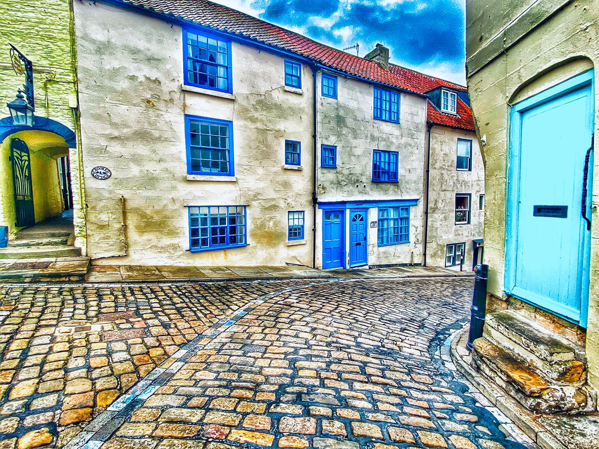 helenofwhitby's tweet photo. #shadesofblue #onthecobbles #quaint #oldtown #historicstreets #pictureperfect #beautiful #beautifuldestinations #whitby #abbeysteps #churchstreet #pictureoftheday #whitbyphotography #picturepostcard #explore #discover #visit #northyorkshirecoast @DiscoverCoast @The_Dalesman https://t.co/yTYuDnpUQJ