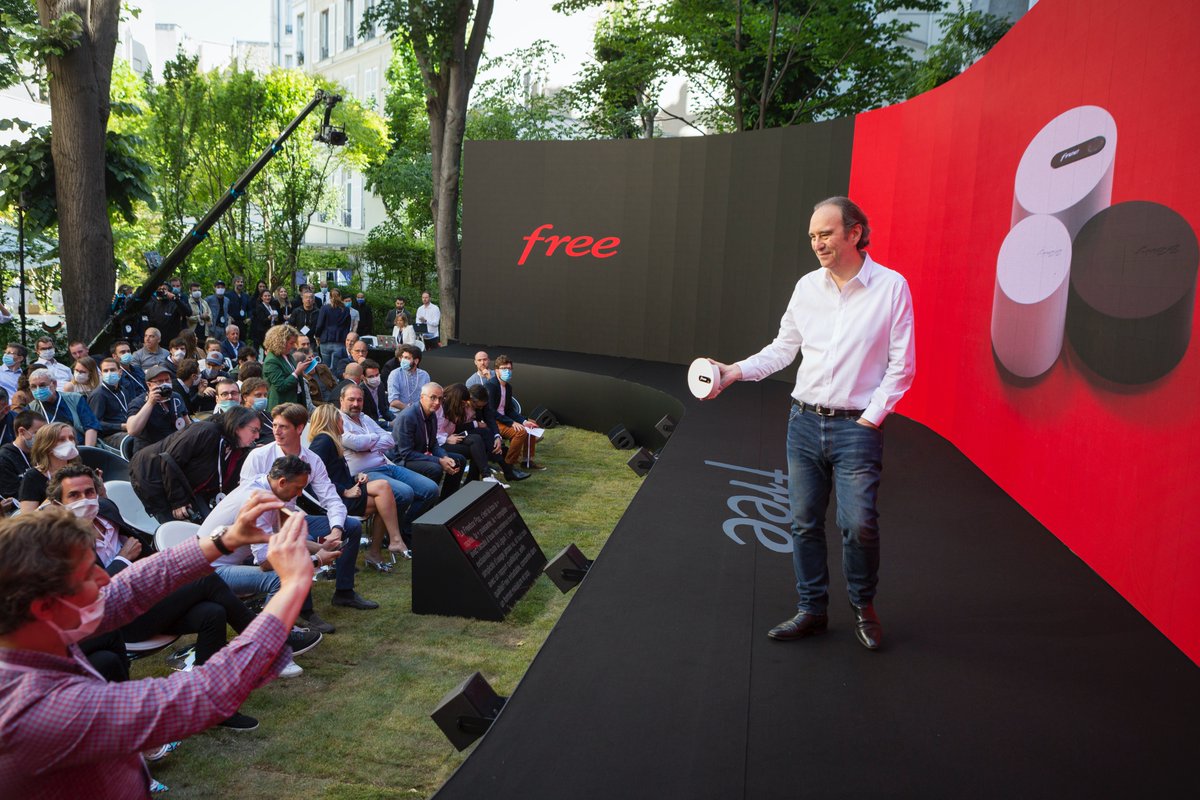 Très heureux d'annoncer la naissance de la petite dernière 🌟La #FreeboxPop, toute petite mais toute-puissante 🚀🚀🚀 #KeynoteFree #iliad 👉 Pour télécharger le dossier de presse : bit.ly/DP_FreeboxPop