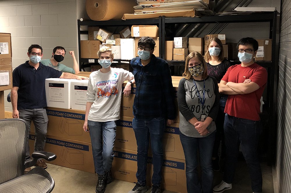LASillinois's tweet photo. A collaborative effort at #ILLINOIS to support COVID-19 testing has resulted in the creation of 200,000 tests across the state.

At the peak of the operation, the group produced enough viral transfer media to support a quarter of all tests in Illinois.

https://t.co/a6GZp0brOT https://t.co/XddiFWV0Tg
