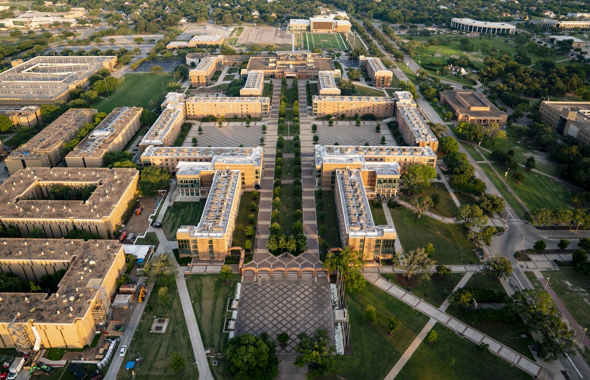 TAMUCommandant's tweet photo. In 2017, the Quad underwent its largest renovation since being constructed in 1939. This renovation added 4 state-of-the-art Leadership Learning Centers, remodeled the 12 Corps area dorms, constructed all new sidewalks and parade decks, and added a Starbucks. Photo credit: @TAMU https://t.co/eKLwH8h3YI