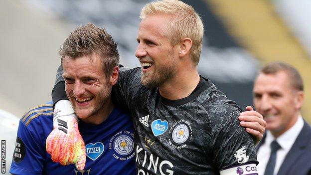 Sonjahaha's tweet photo. #PremierLeague #Football Week 34 action kicks off in under an hour with #CRYCHE & #WATNOR, here's my notes of the weekend, Week 33 - including the best & worst goalkeeping! #NORBHA #LEICRY #MUNBOU #WOLARS #CHWAT #BURSHU #NEWWHU #LIVAVL #SOUMCI #TOTEVE
https://t.co/EuRyhfxmFS https://t.co/IJKTy8hB76