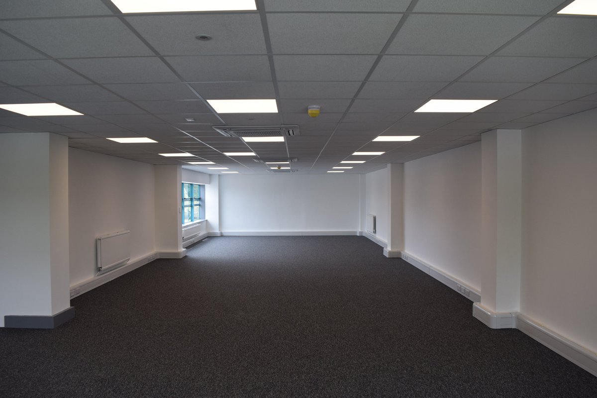 JonesHargreaves's tweet photo. Practical Completion has been recently achieved on a CAT A  #refurbishment of a mixed office and warehouse unit in Farnborough on behalf of @RDIREIT The works were undertaken by @formfitout and completed ahead of programme #construction #projectmanagement https://t.co/PzTyxaV4Y6