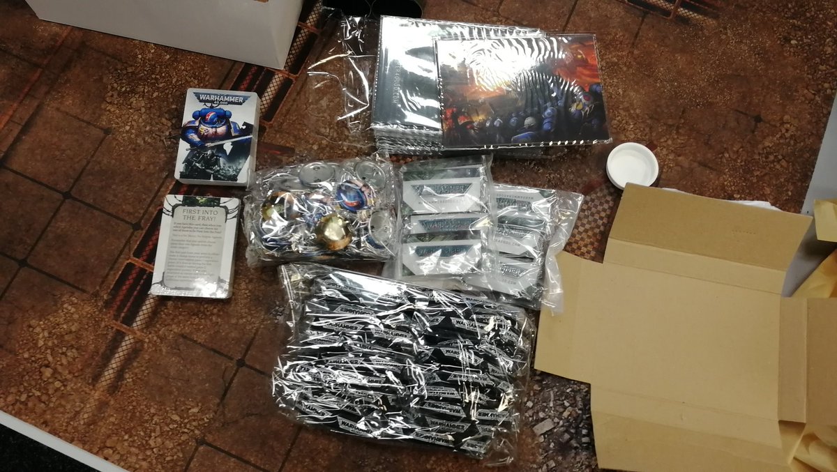 battlebunkerltd's tweet photo. Woo hoo new 40k promotional stuff has arrived including 2 demo copies of Indomitus. #new40k #40k #PaintingWarhammer #warhammer40k #warhammer https://t.co/4TWW1gGJun
