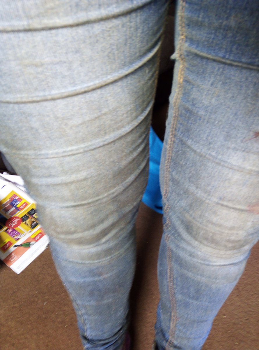 Kaicat15's tweet photo. This is the colour of her jeans after doing it again today. I wish I could give you smelly vision 😹😹 https://t.co/jJ008sdmZO