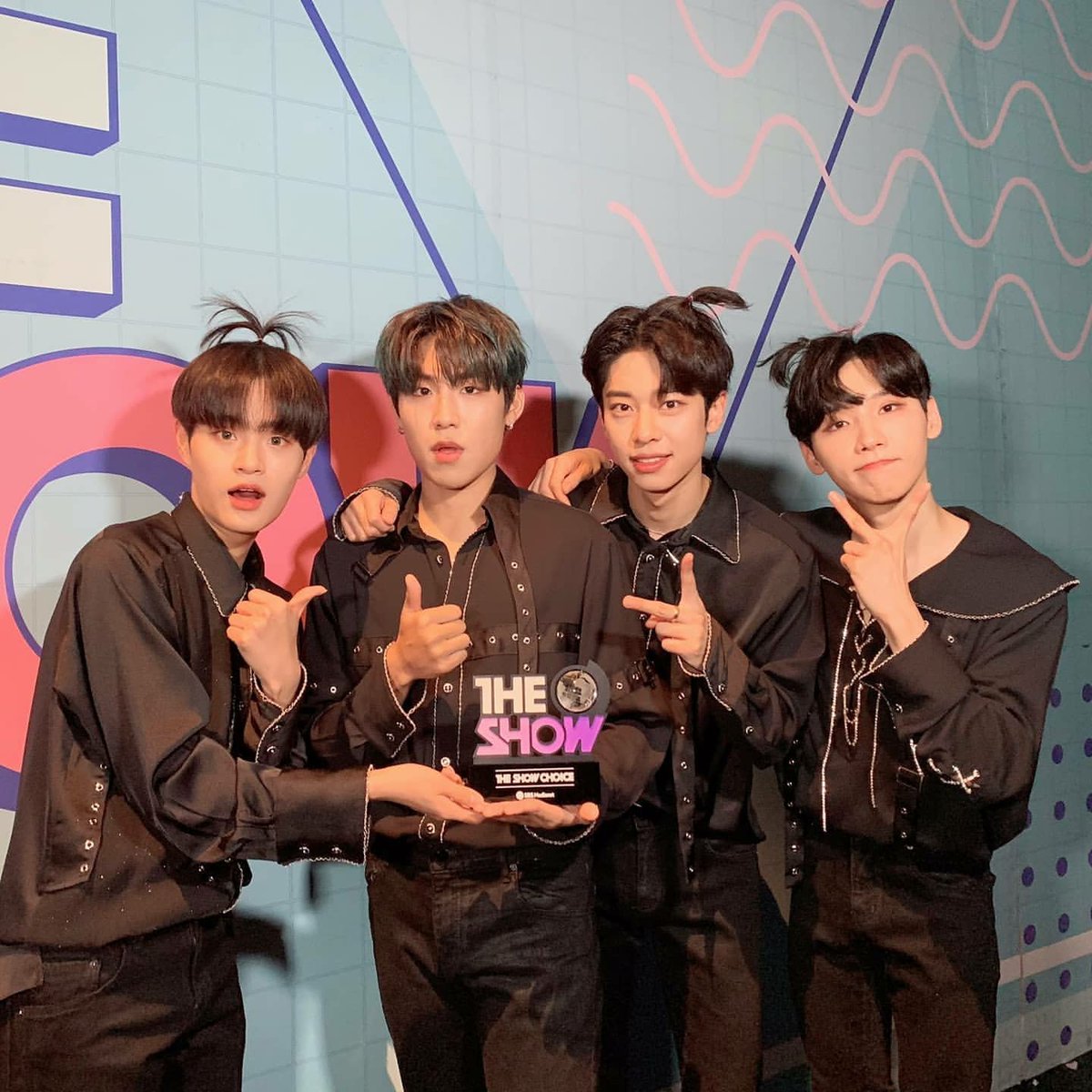 Kpop3Jessi's tweet photo. °• Parabéns Para Os Meus Anjinhos Por Terem Conquistado Seu 1Win Hoje No The Show, AB6IX Merece Muito e Estou Muito Feliz!!♥️♥️♥️🏆 #TheAnswerFirstWin https://t.co/nCNFjE7hhx