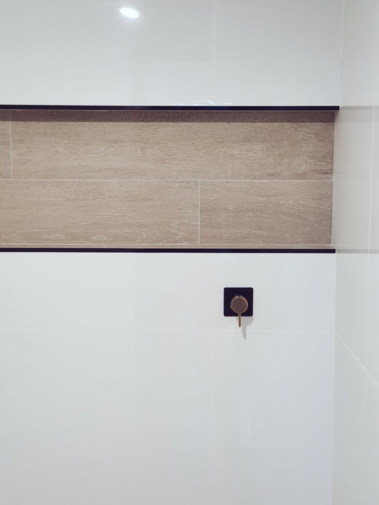 Ali_G_Ali_'s tweet photo. Reno coming along nicely. So happy with my tiler #mybrothetiler Do you like my tile choice? Took a chance and stepped out of my comfort zone of boring π¬ but am really happy with itπ₯°. Just waiting on the cabinetry now π€#timbertiles #renolife #watchthisspace https://t.co/iJtEmZgIq1