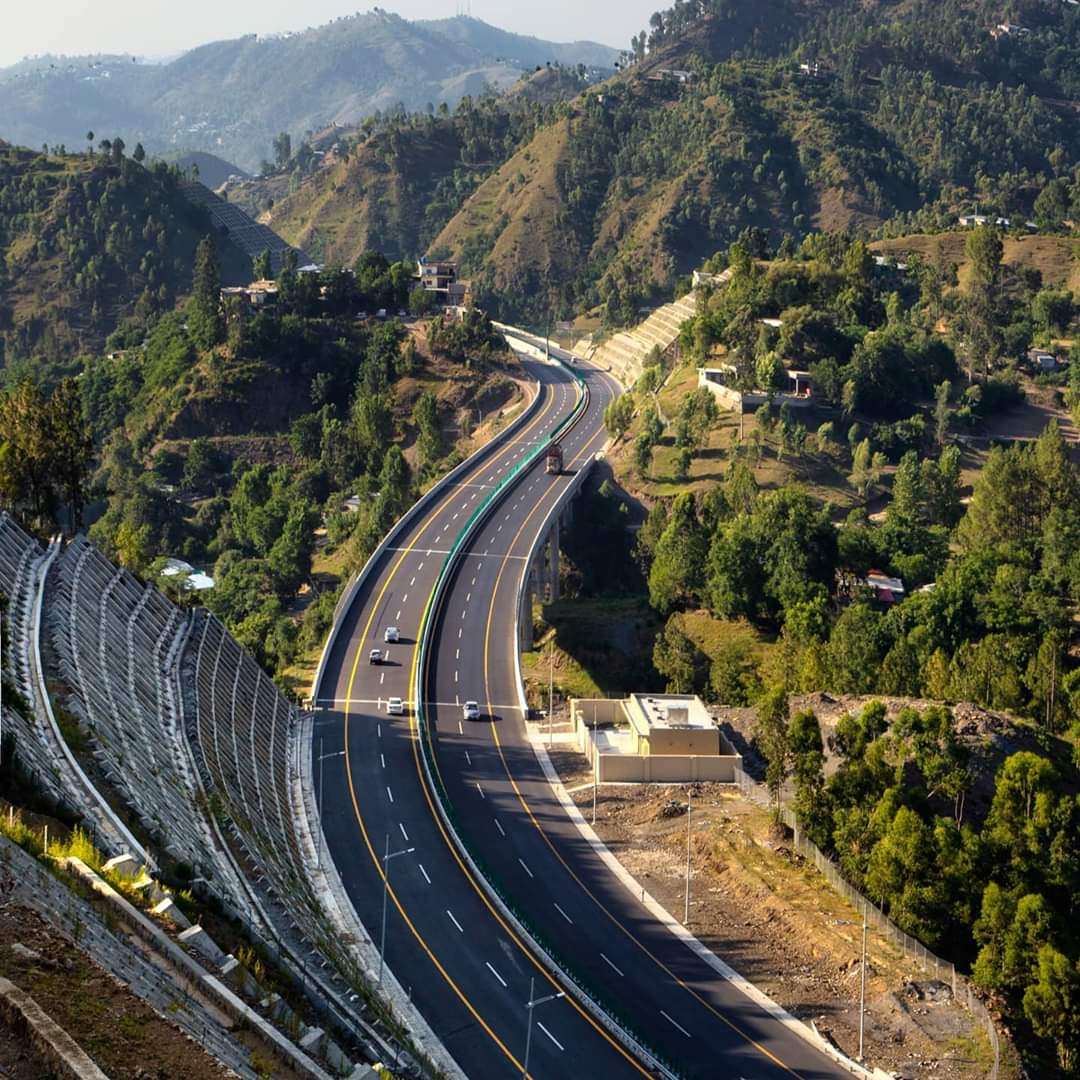 PakTravelGuide's tweet photo. Hazara Motorway
Just outside tunnel 2 Abbottbbad
ูููู ุณููุฑููุง ููู ุงููุฃูุฑูุถู
Best of My clicks and More visual goodness from Pakistan via link below
๐โโhttps://t.co/vWATmzwII6
#Pakistan #Ourkpk
#LETSGOTOPAKISTAN #iroPakistan #TKCInsta #etribune #TheKarakoramClub #hunza https://t.co/BleQoEEZh3