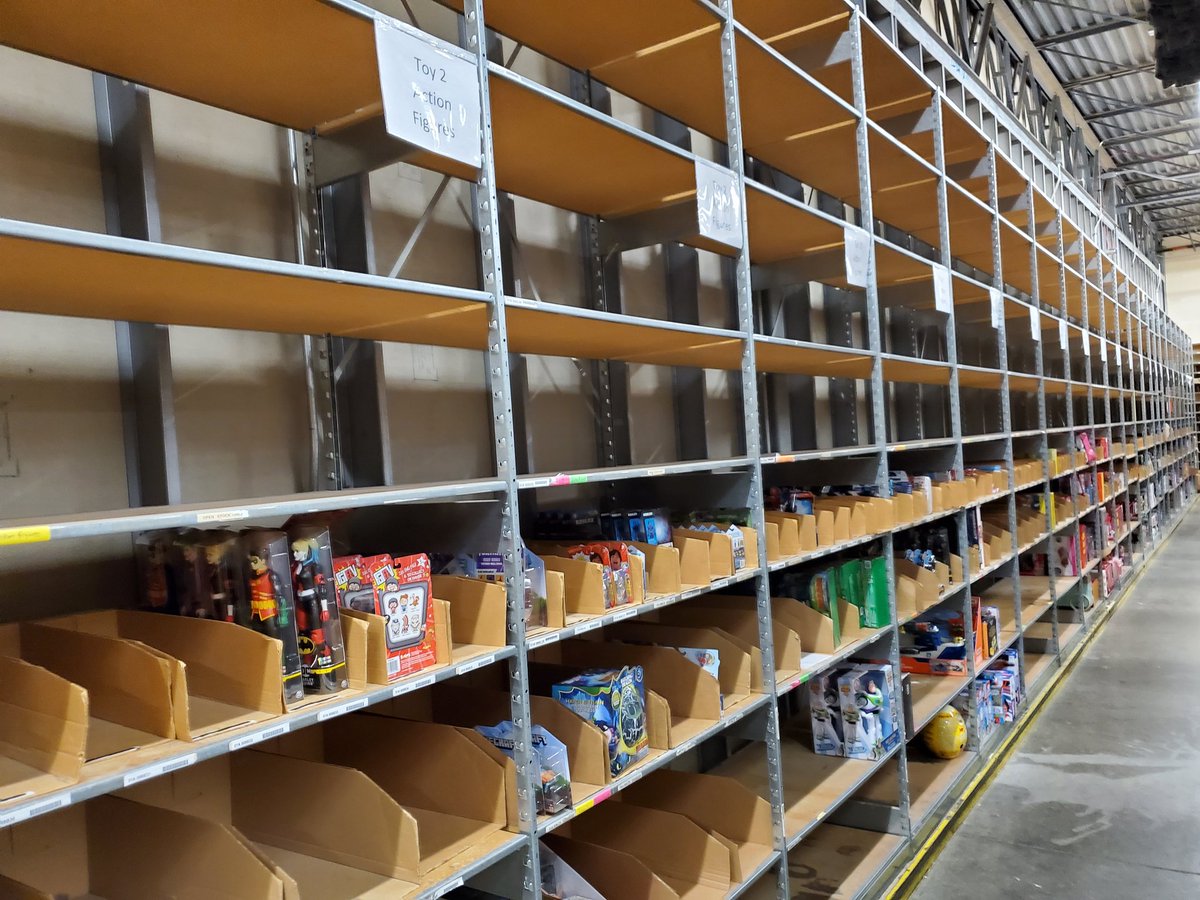 PaulECox3's tweet photo. Toy DBO Steve is on 🔥🔥 pulling end of life batches, keeping his floor full and keeping his backroom empty. #d117 #expectgreatnessthenexceedit #greatroutines #bestofthebest #ladderless https://t.co/uqkOTxiErB
