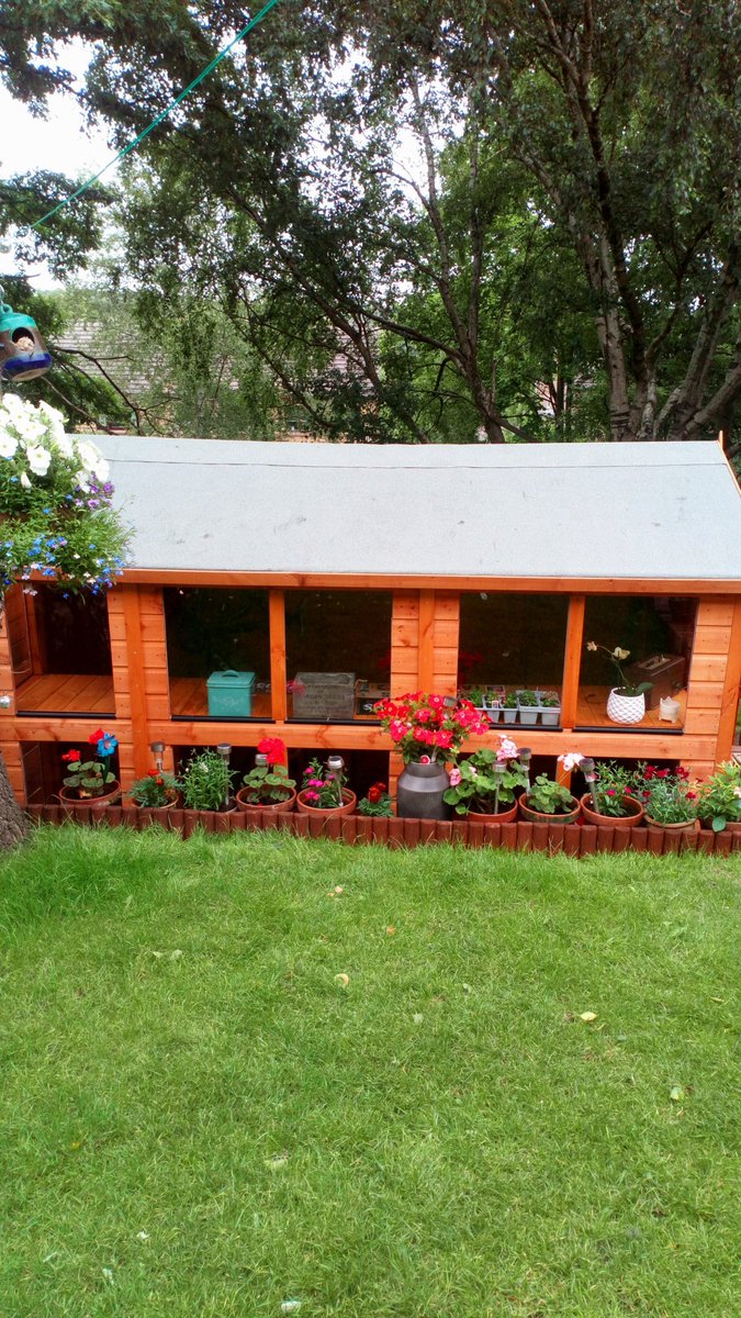 DaBastow's tweet photo. Many thank yous to @PowerSheds for the expertise of my new potting shed. Everyone at power sheds were brilliant from ordering to delivering. 👍 #sheds #gardenening https://t.co/3yTpMXImNU