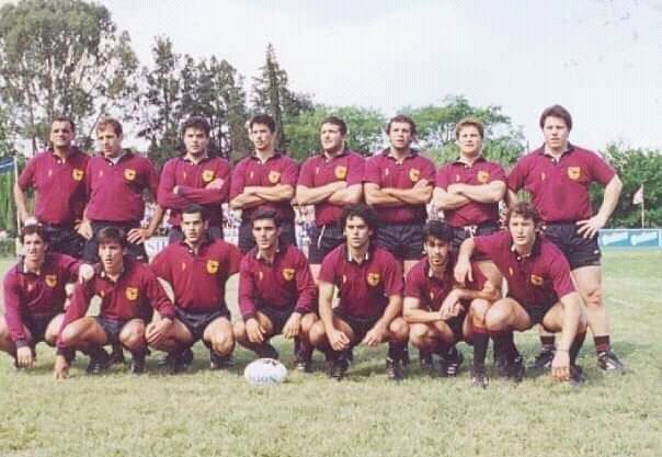GyTrugby's tweet photo. Albos de colección 🥇
#KutyMartinez Un crack. De nuestros mejores jugadores en la larga y rica historia.
Quien tuvo la dicha de verlo o compartir una cancha con él saben de que hablamos. 
Al apodo de "Único", por sus genialidades dentro de la cancha, se lo nombraba en el Club. https://t.co/IXu9y5igp4