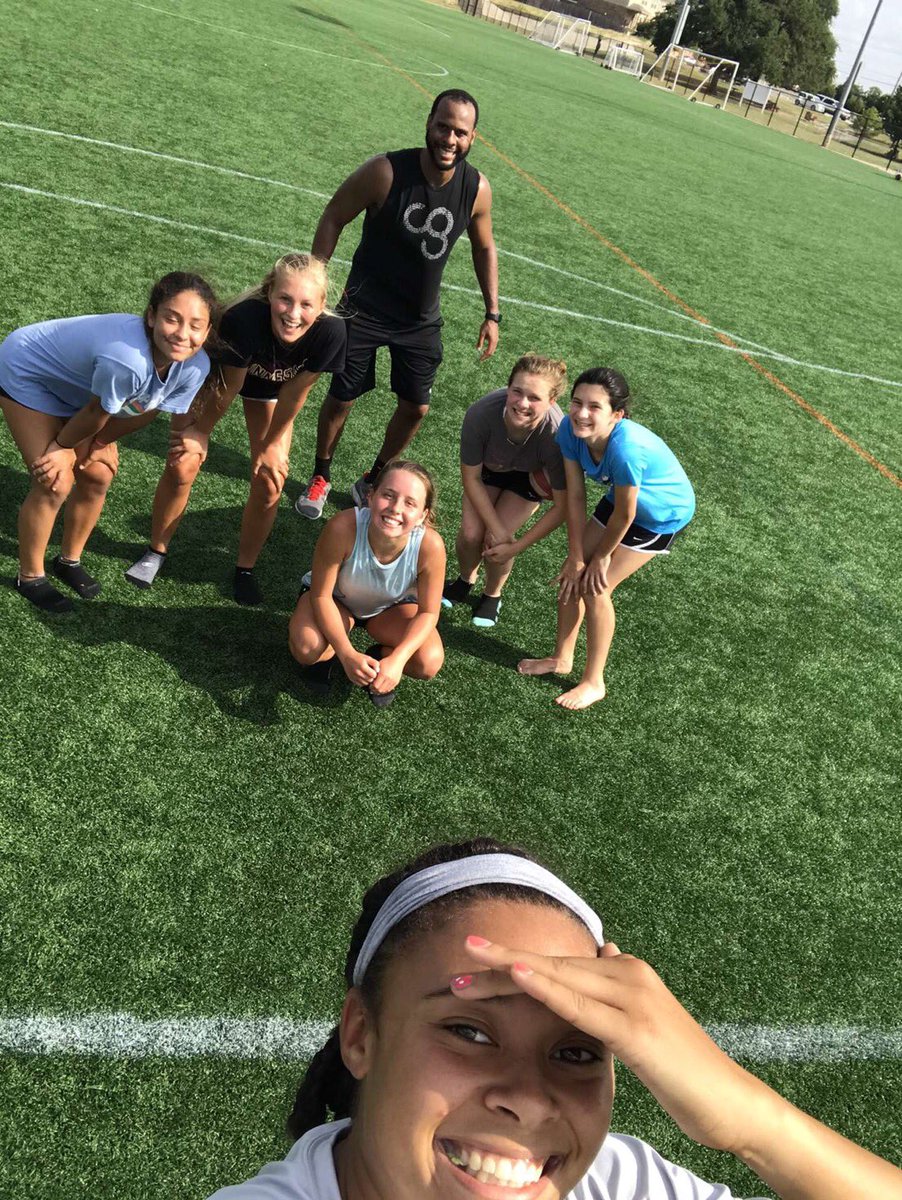 EllnerMckenna's tweet photo. grinding with the girls !! #gogriz https://t.co/8LTrzO0vsR