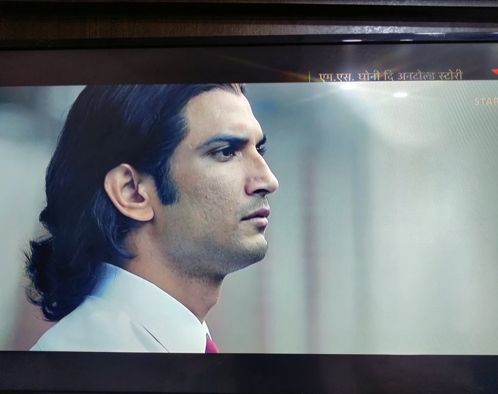 Rjkartik's tweet photo. Theatre में #Dhoni का Fan बन कर गया था लेकिन जब बाहर निकला तो सुशांत का Fan बन चुका था !! आज माही के birthday पर किसी की सबसे ज़्यादा याद आई है तो वो #SushanthSinghRajput हैं !! भाई क्यूँ चले गए यार 💔💔 https://t.co/DNkbZxqVgH