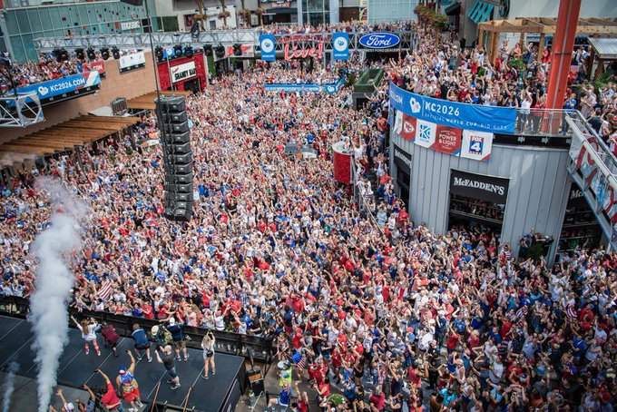 NoOtherPub's tweet photo. One year ago today 💙⚽️❤️
#NoOtherCity

https://t.co/pZ5tIZs3rn https://t.co/8q9GXe0zLi
