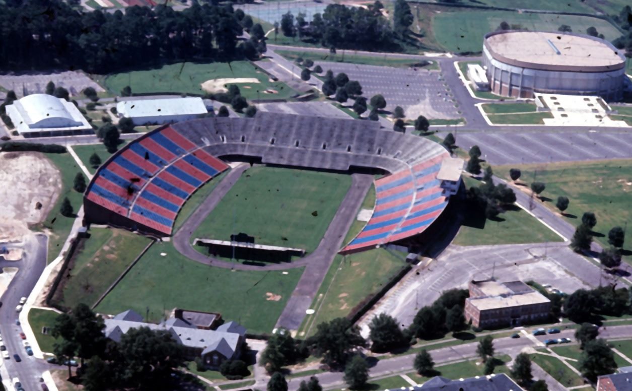 Auburn Uniforms on Twitter: "Petition to bring back the striped bleachers  at Jordan-Hare Stadium 😍⠀ https://t.co/KWstRKnW2s https://t.co/CYfj3xlTUJ"  / Twitter