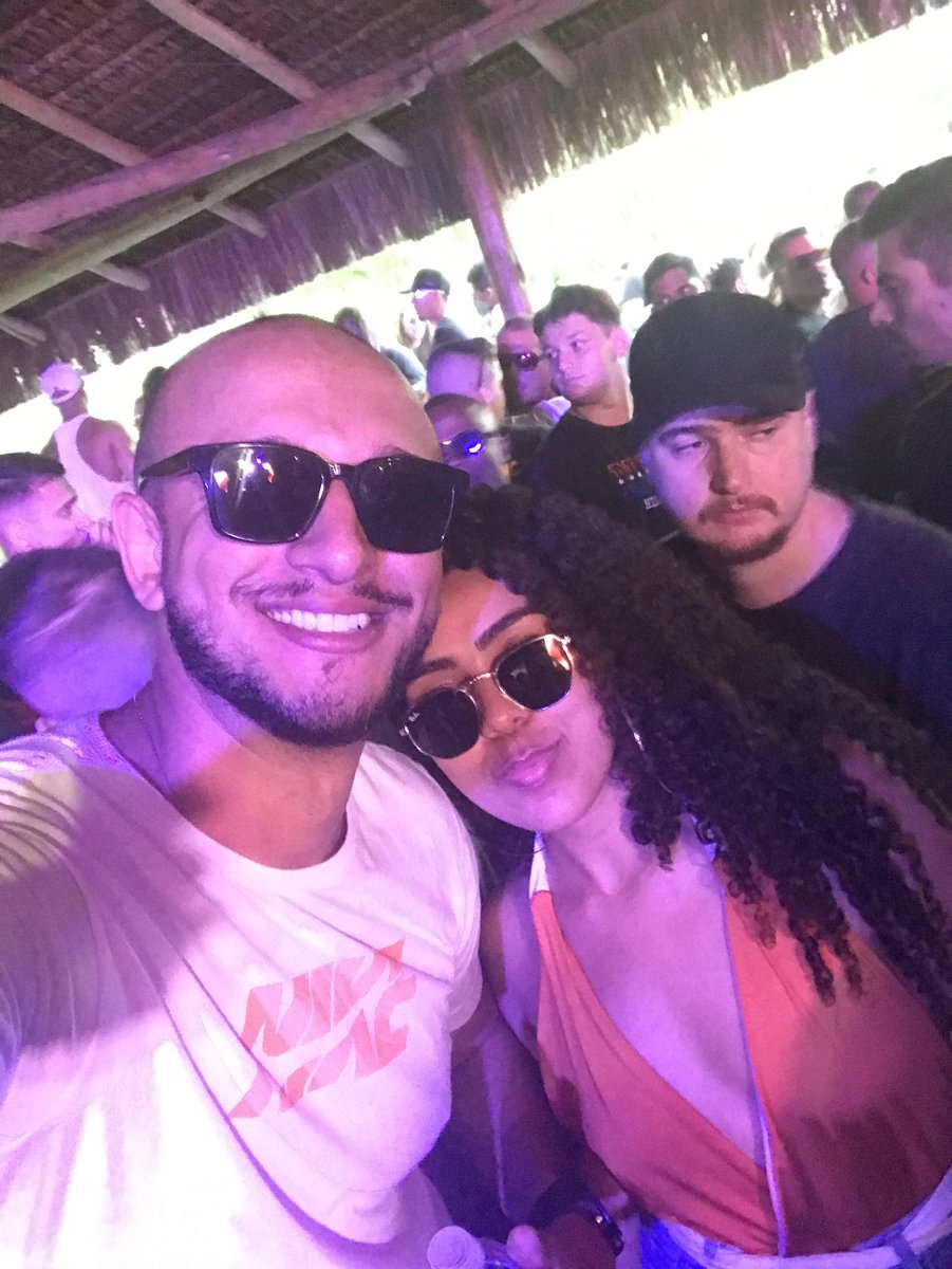 LainaraV's tweet photo. Quero replay!!! ✨✨ Galera foda❤️ https://t.co/yOLzOqhXiV