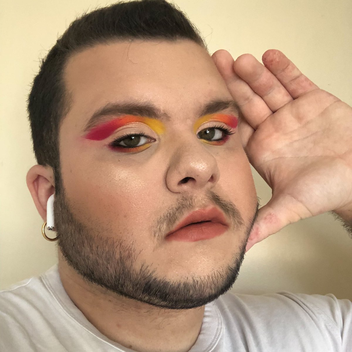 mickamrl's tweet image. fire 🔥 day 7/100 of #100daysofmakeupchallenge 

@BYTERRYOFFICIAL x marioncameleon palette

ig : mickupytb
instagram.com/mickupytb